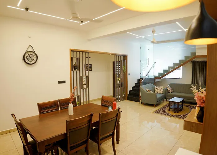 Teak And Lake Homestay