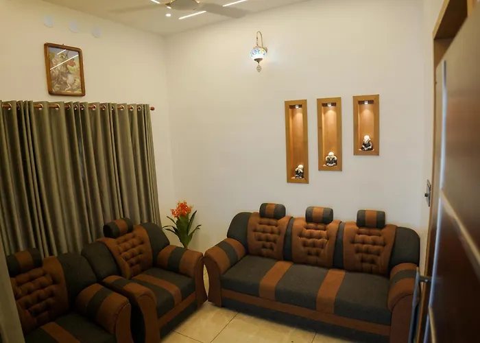 Teak And Lake Homestay
