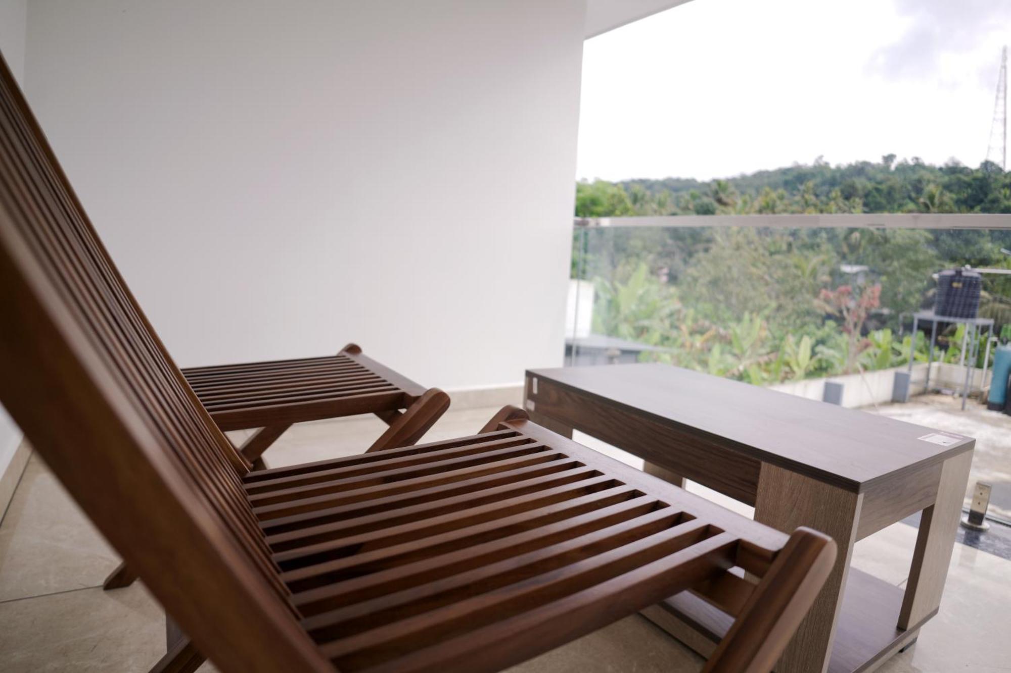 Teak And Homestay